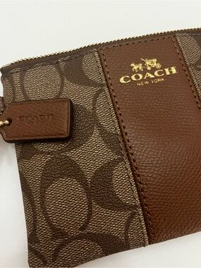 COACH Corner Zip Wristlet Signature Canvas Khaki Saddle Brown Wallet NWOT